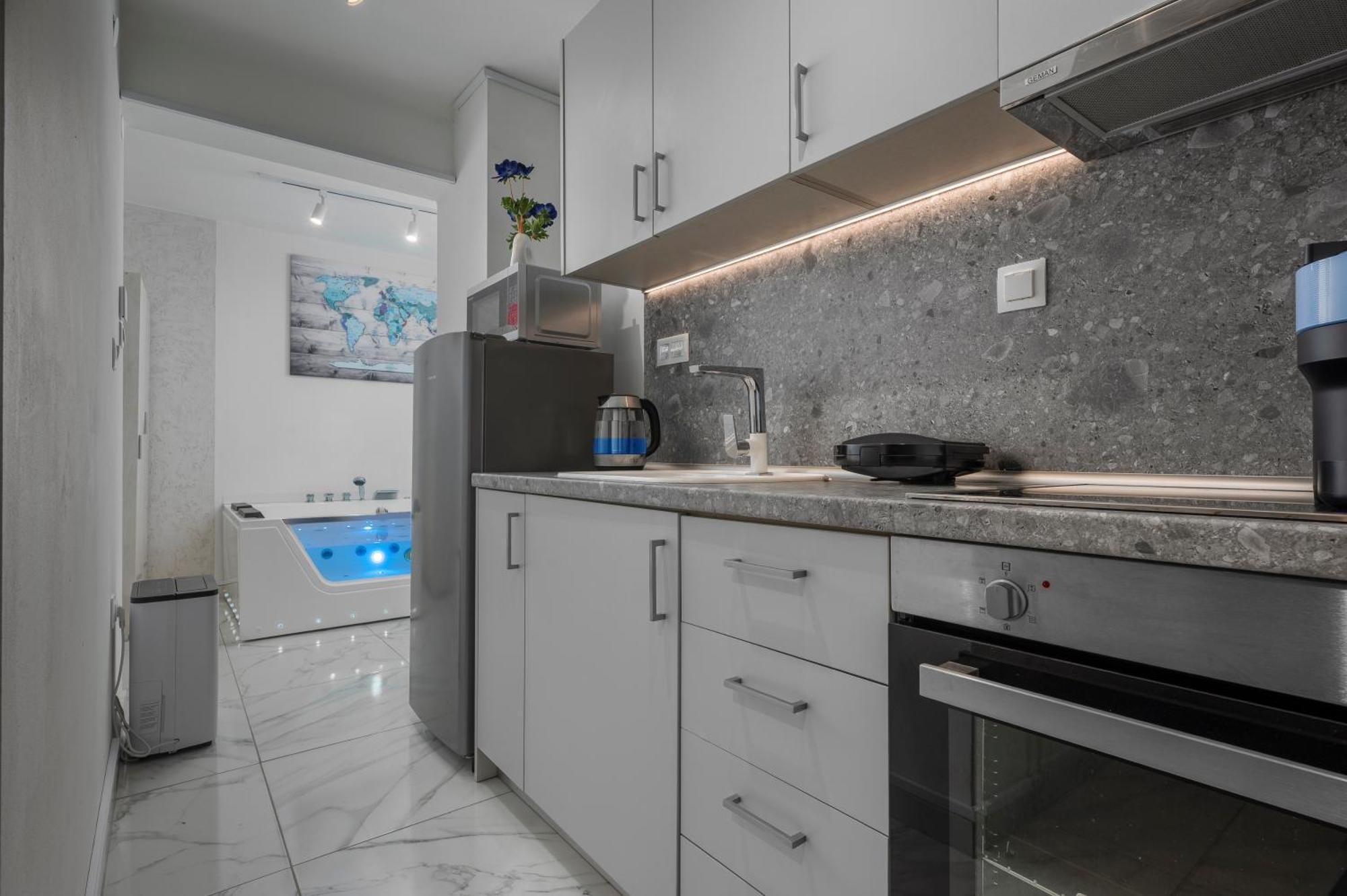Premium Jacuzzi Suite At The City Center, By Aqua Platinum Thessaloniki Exterior photo